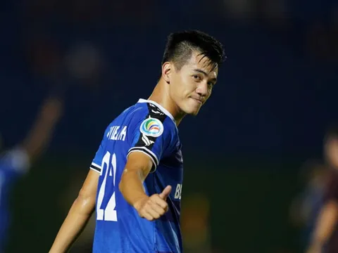 Sao ĐT Việt Nam bị “sờ gáy” sau khi tự ý gia nhập đội bóng phong trào