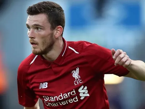 Sao Liverpool bất ngờ bị đồng đội "cà khịa"