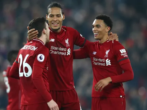 Sao Liverpool 'bị' phát hiện quyên góp một khoản khổng lồ cho quê nhà