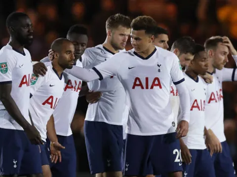 Sao muốn ra đi sút hỏng penalty, Tottenham cay đắng bị loại bởi đội Hạng Ba