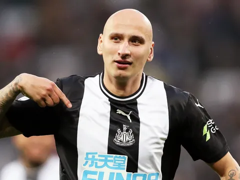 Sao Newcastle: "Cậu ấy tài năng, đủ tầm thi đấu cho Barcelona"