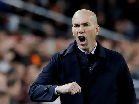 Sao Real bất ngờ bị cảnh sát "sờ gáy", Zidane ngao ngán tận cùng
