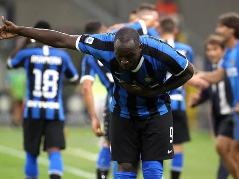 'Sát phạt' Milan, Lukaku phá kỷ lục 71 năm trên sân San Siro