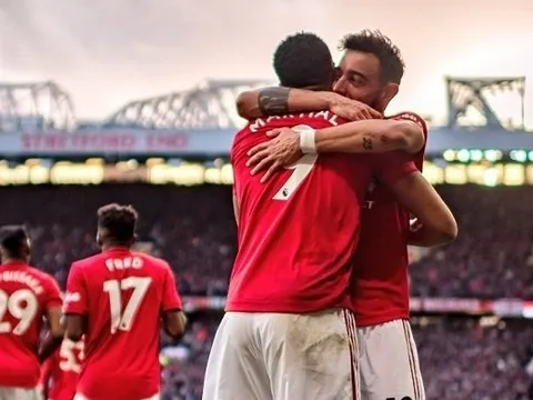 Sau 10 mùa giải, Man Utd mới làm được điều này trước Man City