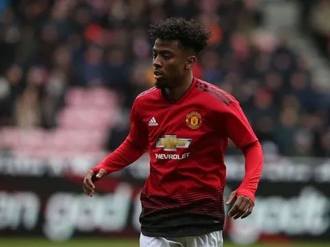 Sau 2 tân binh, Man Utd trao luôn số áo mới cho "măng non" 2000