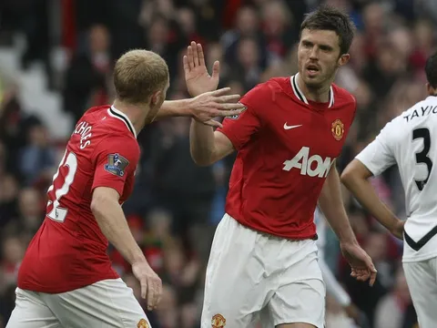 Sau hơn 10 năm, Man Utd mới thôi nỗi nhớ Scholes - Carrick