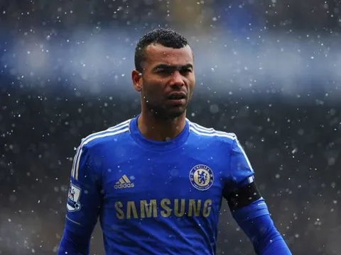 Sau tất cả, Ashley Cole hé lộ sự thật vụ rời Arsenal để tới Chelsea