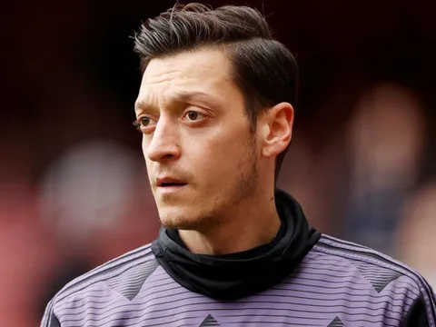 Sau tất cả, Aubameyang phá vỡ im lặng về Ozil