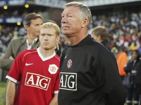Scholes chỉ ra cầu thủ chuyên tranh cãi với Sir Alex