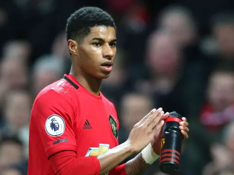 Scholes: "Đến khán đài, tôi không nhìn bóng, chỉ nhìn cậu ấy"