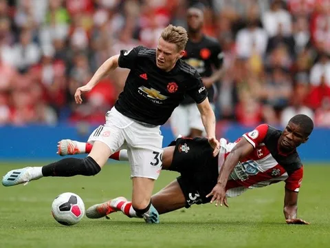 Scott McTominay chững lại: Đã đến lúc Solskjaer thôi 'mù quáng'?