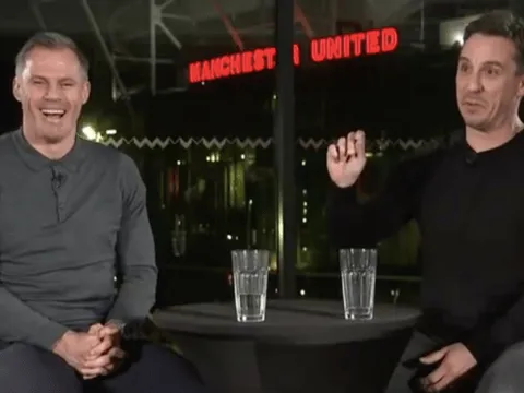 Hai danh thủ MU và Liverpool "tranh cãi" kịch liệt trên truyền hình