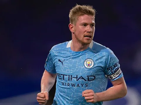 Vừa hạ Chelsea, De Bruyne liền mang tới cú sốc cho Man City