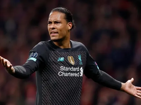 Sếp bự Liverpool chỉ ra trận cầu sai lầm, tiếp tay cho virus Corona