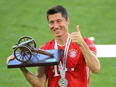 Sếp lớn Bayern: "Cậu ta là tiền đạo xuất sắc nhất thế giới"