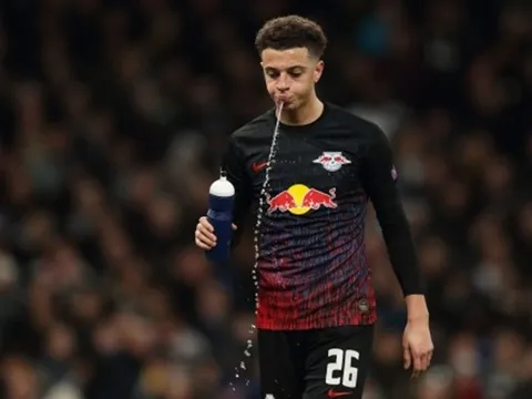 Sếp lớn Leipzig ra phán quyết, Chelsea đếm ngày đón "viên kim cương" về đội