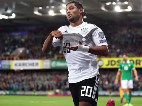 Serge Gnabry: Từ kẻ thừa ở Arsenal đến "người chèo lái" tuyển Đức