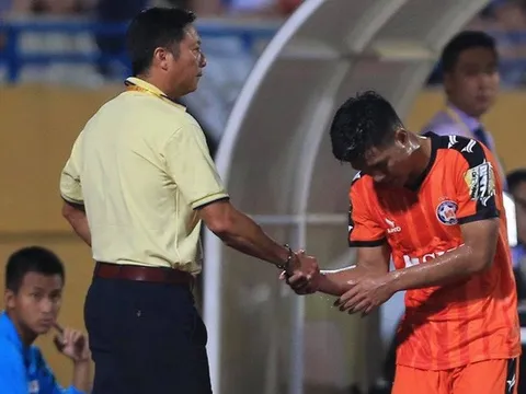 SHB Đà Nẵng chạm đáy BXH, HLV Huỳnh Đức nói lời ruột gan về Đức Chinh