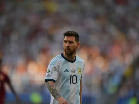 Messi sẽ trở thành 'tội đồ' của Argentina vì 1 chiếc thẻ đỏ oan nghiệt?