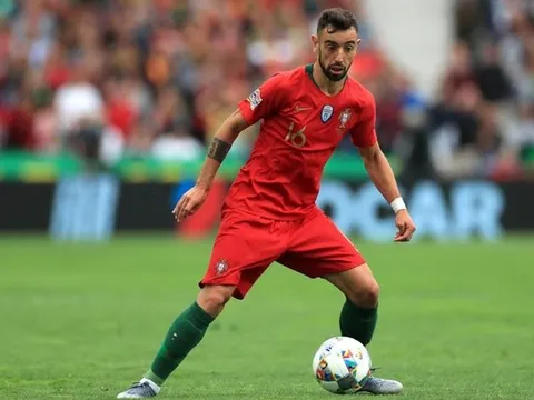 'Siêu cò' lật lọng, Man Utd cay đắng nhìn 'phù thủy' 70 triệu qua Real