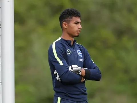 'Người nhện' 21 tuổi khiến các chân sút Man Utd nản lòng là ai?