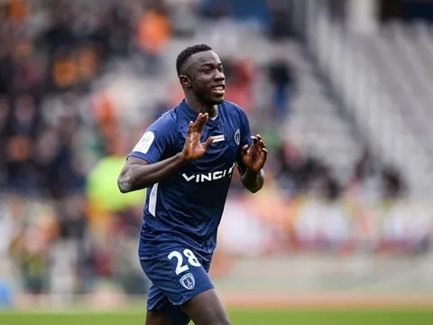 Tổng hợp vụ sao trẻ Paris: Đại gia Anh ‘hết phép’