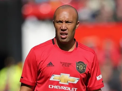 Mikael Silvestre chỉ ra 3 ứng viên vô địch Premier League: Bất ngờ Leicester