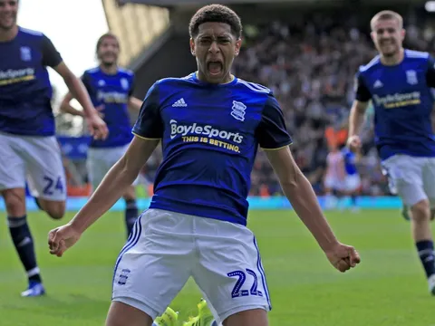 Sir Alex chỉ điểm, 'báu vật' chối từ Liverpool, chọn gia nhập Man Utd