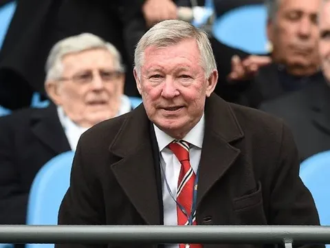 Sir Alex: 'Cậu ta gọi lúc 3 giờ rưỡi sáng để báo Liverpool đã vô địch'