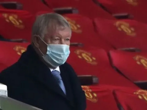 Sir Alex hé lộ tình cảnh đáng sợ sau ca phẫu thuật não