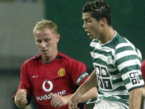 Sir Alex: 'Làm ơn, chúng ta có thể mang Ronaldo về nhà được không?'