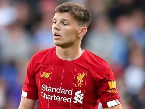 Sau huyền thoại Bayern, La Viola nhắm tới em họ của tượng đài The Kop