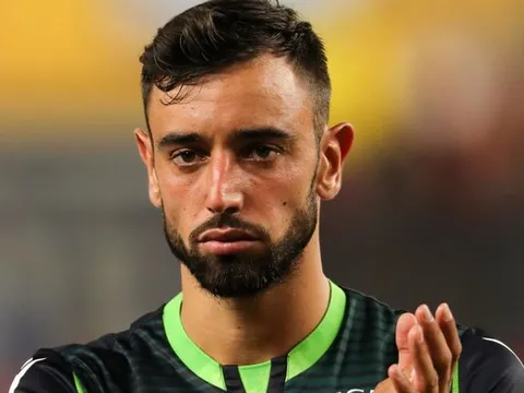 Fan Man Utd: "Mua cậu ấy đi, đó là người đã xé lưới Liverpool"