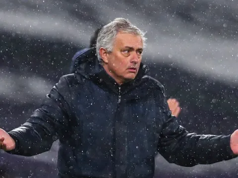 'Không ai có thể so sánh với Mourinho'