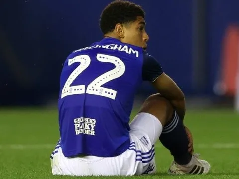 Birmingham City gây sốc khi treo vĩnh viễn số áo Jude Bellingham