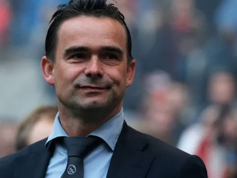 Huyền thoại Hà Lan từ chối Barcelona, quyết ở lại Ajax