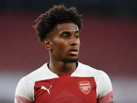 Tài năng 19 tuổi khiến cổ động viên Arsenal phấn khích