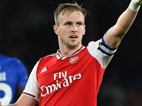 Rob Holding có ra sân ở đại chiến với Man Utd? Emery có đáp án