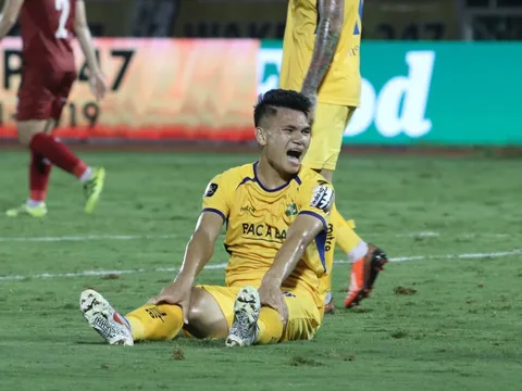 SLNA bị bật khỏi top 3 V-League: Vì đâu nên nỗi?