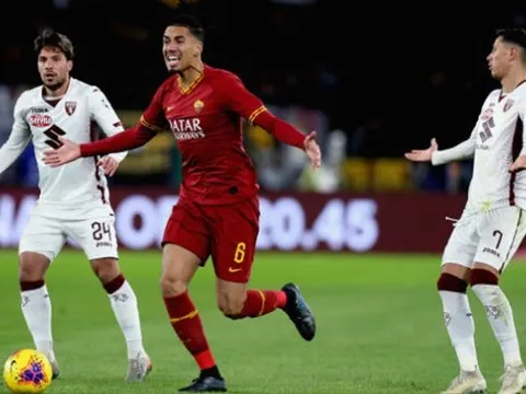 Bế tắc với Smalling, AS Roma nhắm "người thừa" của Arsenal để thay thế