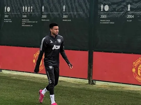 'Số 10 thảm họa' trở lại, fan Man Utd đồng loạt nói lời sâu cay