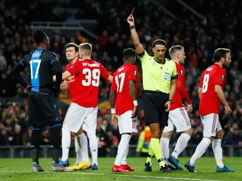 SỐC! BBC mắc lỗi khó tin, trận Man Utd - Club Brugge như thể 'tấu hài'