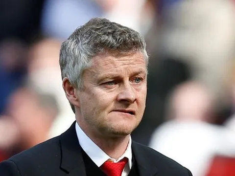 SỐC! Fan Liverpool chơi trội, 'xát muối' Man Utd với 1 thông điệp