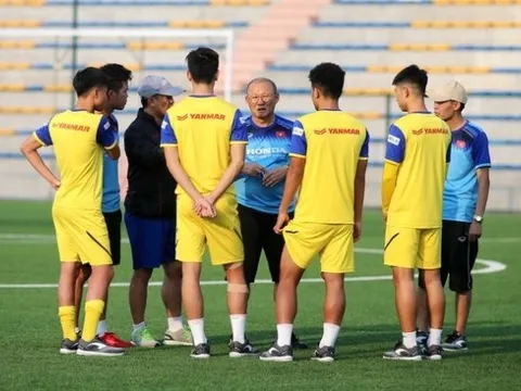 SỐC: HLV Park Hang-seo gạch tên 1 tuyển thủ ĐT Việt Nam vì lý do bất khả kháng