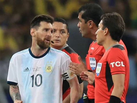 SỐC! Messi điên tiết chửi rủa sau thất bại: "Toàn một lũ vô dụng"