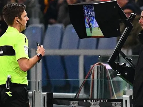 SỐC! "Người tiên phong" đề xuất cải cách công nghệ VAR