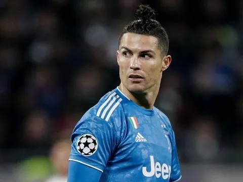 SỐC! Ronaldo chỉ trích các đồng đội giữa trận gặp Lyon