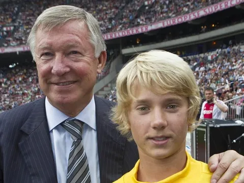 SỐC: Sir Alex trực tiếp đến sân xem De Ligt thi đấu từ năm 2011