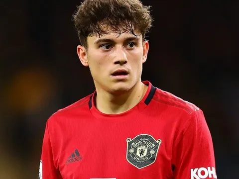 Dàn xếp oái oăm, tân binh Man Utd bị phơi bày yếu điểm khó đỡ
