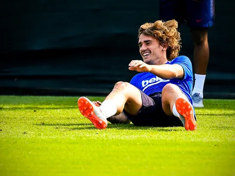 SỐC: Tập buổi đầu ở Barca, sao 120 triệu bị "hạ nhục" 2 lần